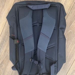 makeup suitcase with wheels